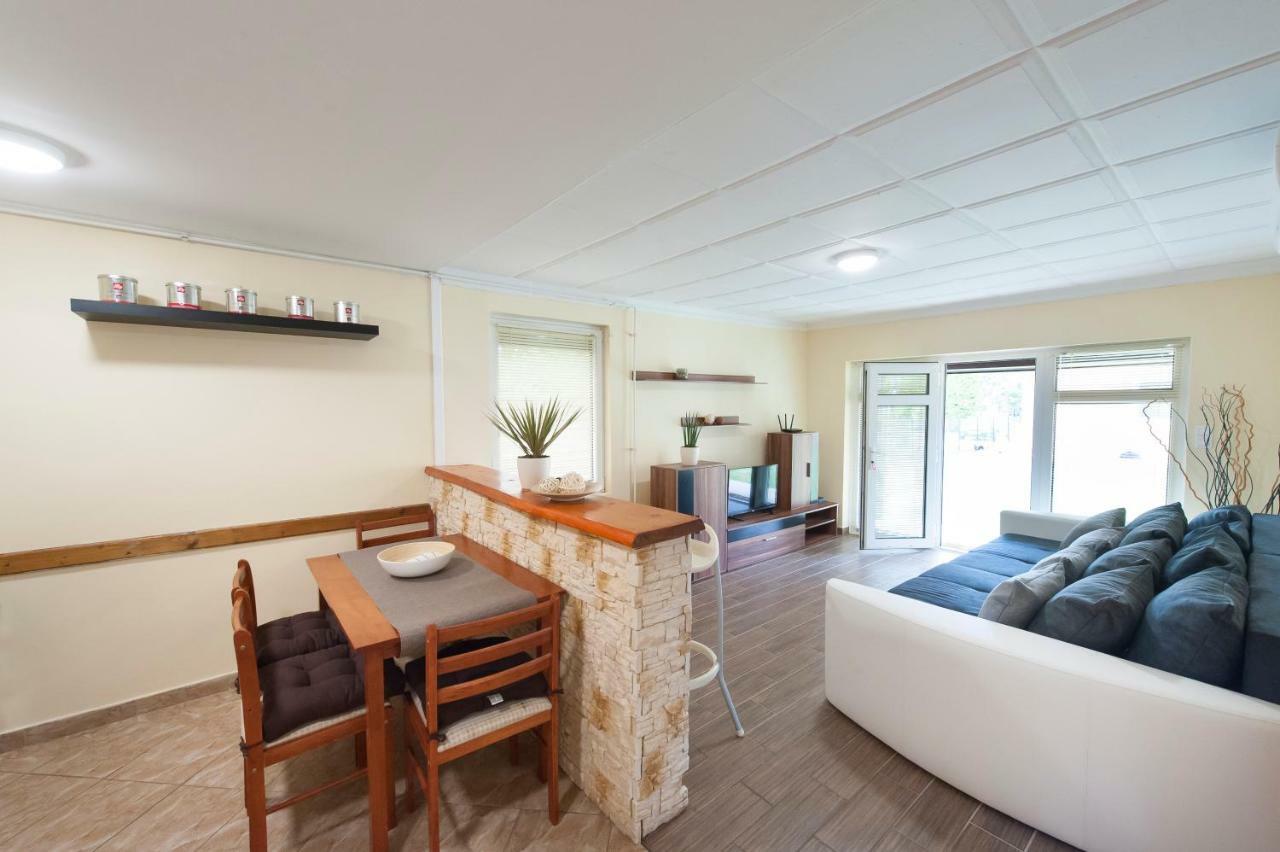 Bier-Lak Apartman House 71 بالاتوليلّي المظهر الخارجي الصورة